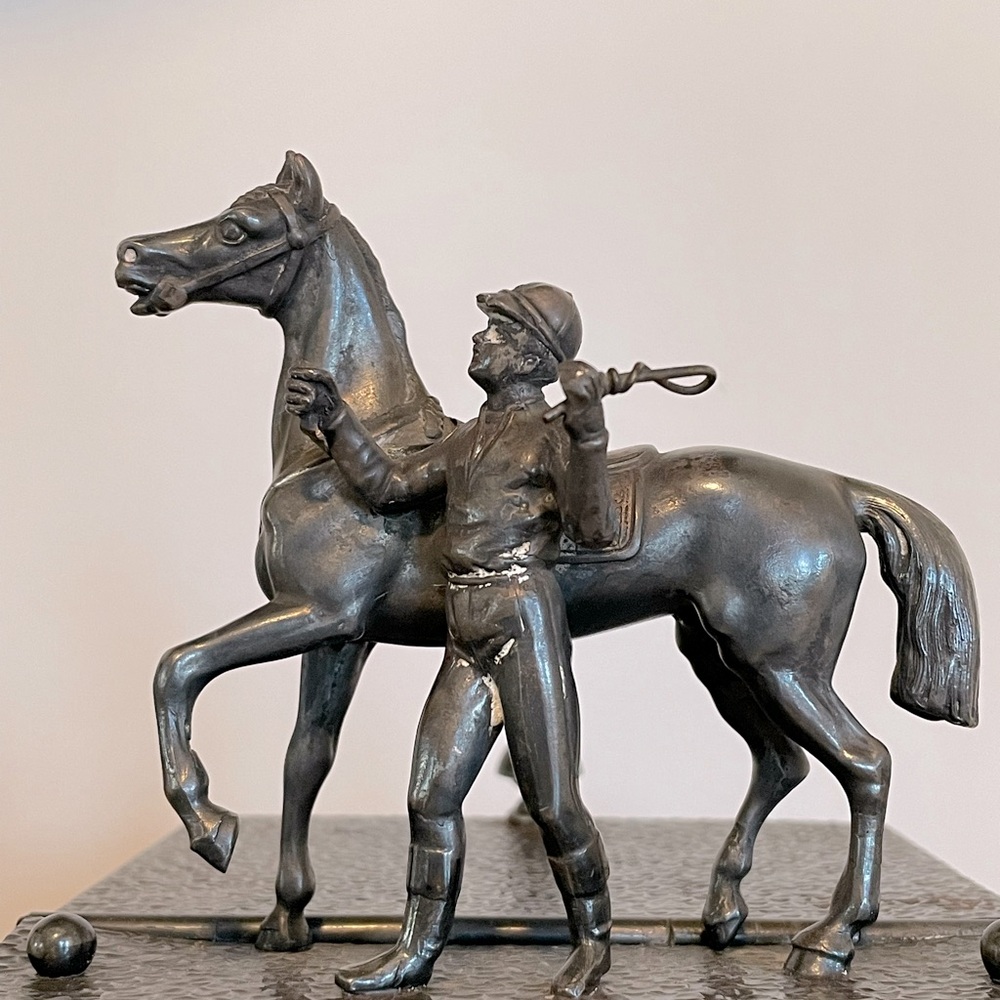 Vintage Derby quadruple plate horse with jockey humidor.